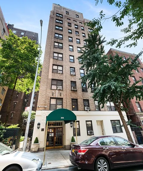 304 W 75th St #8D — Photo 13
