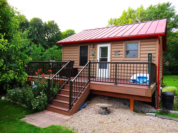 3713 Peterson Dr, Gobles, MI 49055
