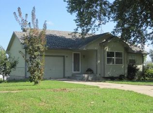 100 Vermont Ave, Holton, KS 66436