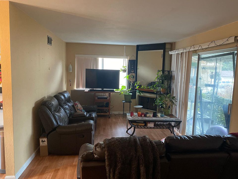1st image of 840 Opal Dr APT 4
