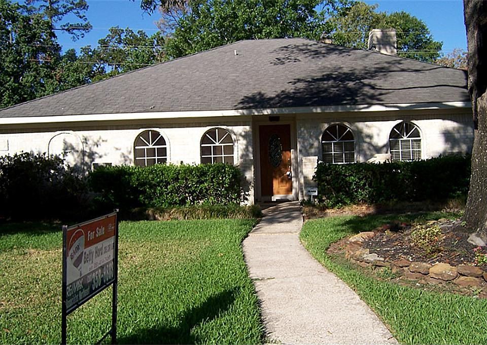1st image of 3215 Evergreen Glade Dr