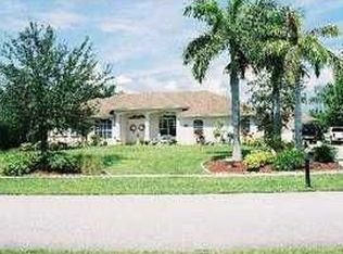 15790 Meadow Wood Dr, Wellington, FL 33414