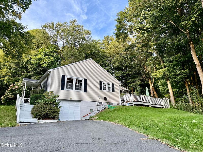 3rd image of 22 Sharpe Road