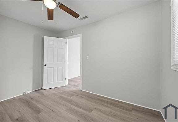 3rd image of 212 Cordele Ave