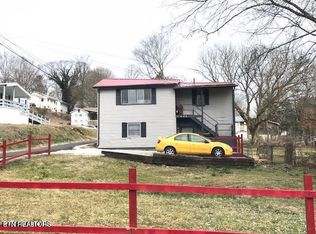 432 NE Queen Ave, Harriman, TN 37748