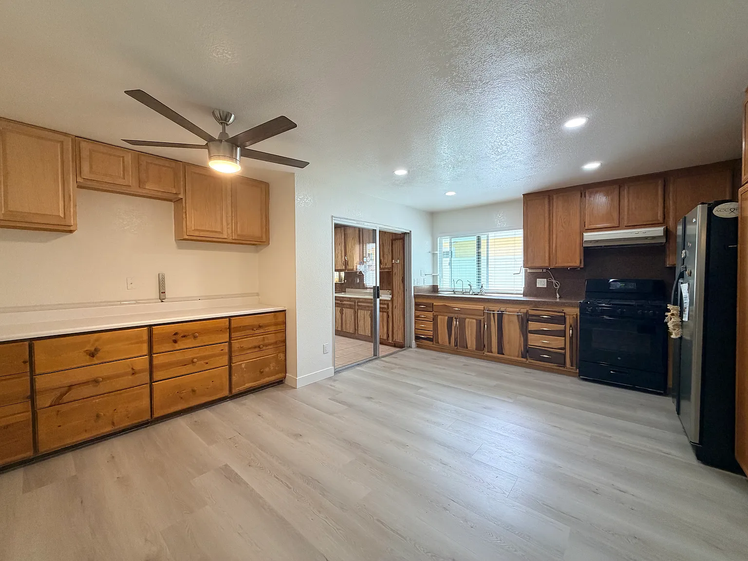 4 bed, 1350 sqft, $4,000 — Photo 4