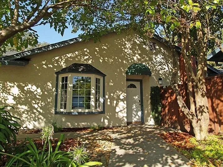 1473 Rhododendron Dr photo 1