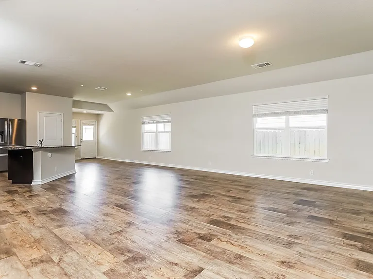 6830 Whisper Grv — Photo 3