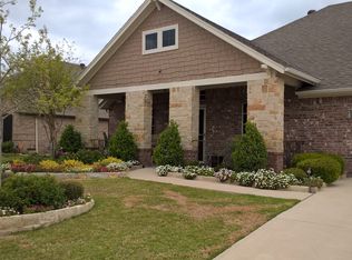 4009 Palomino Dr, Benbrook, TX 76116