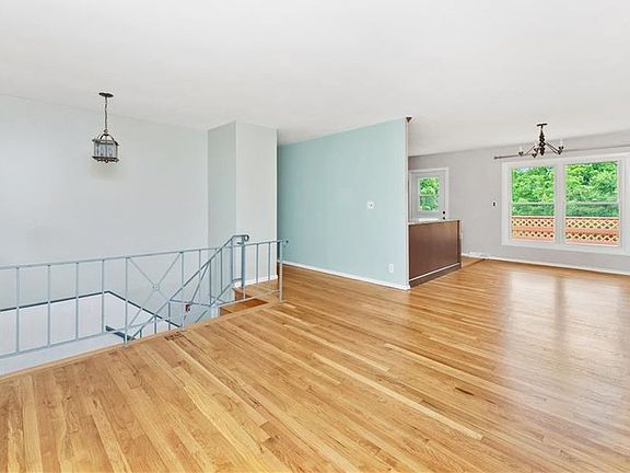 4th image of 36 Perch Dr