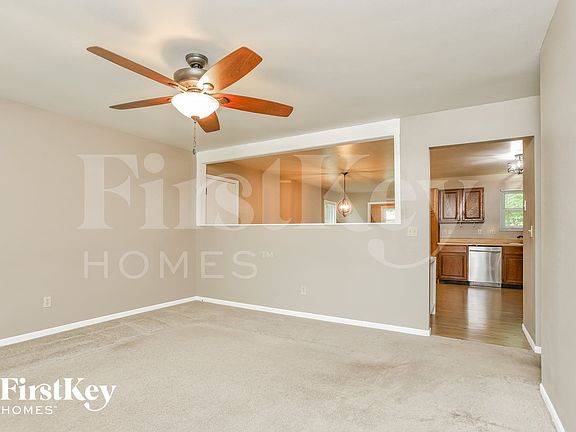 4th image of 307 W Sunny Hill Blvd