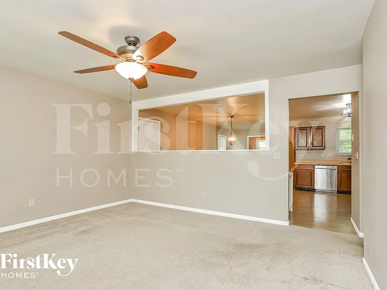 307 W Sunny Hill Blvd — Photo 4