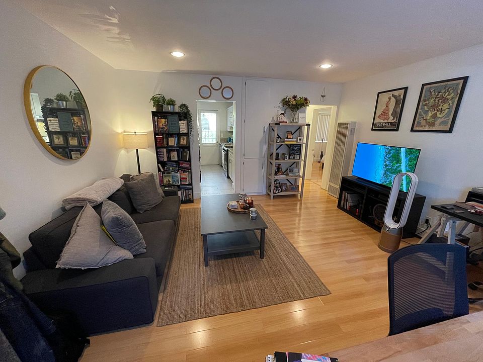 1st image of 2222 N Cahuenga Blvd #2224