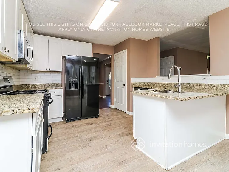 4028 Saint George Walk SW — Photo 10