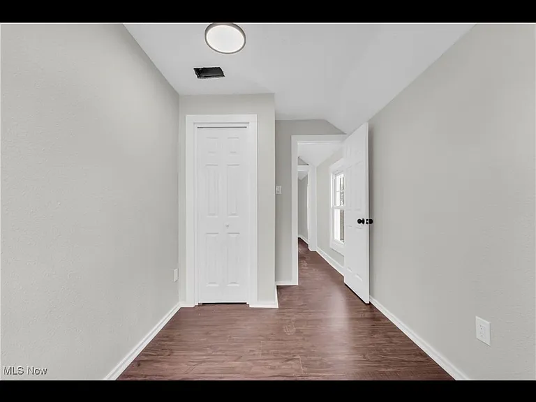1244 W 69th St — Photo 13