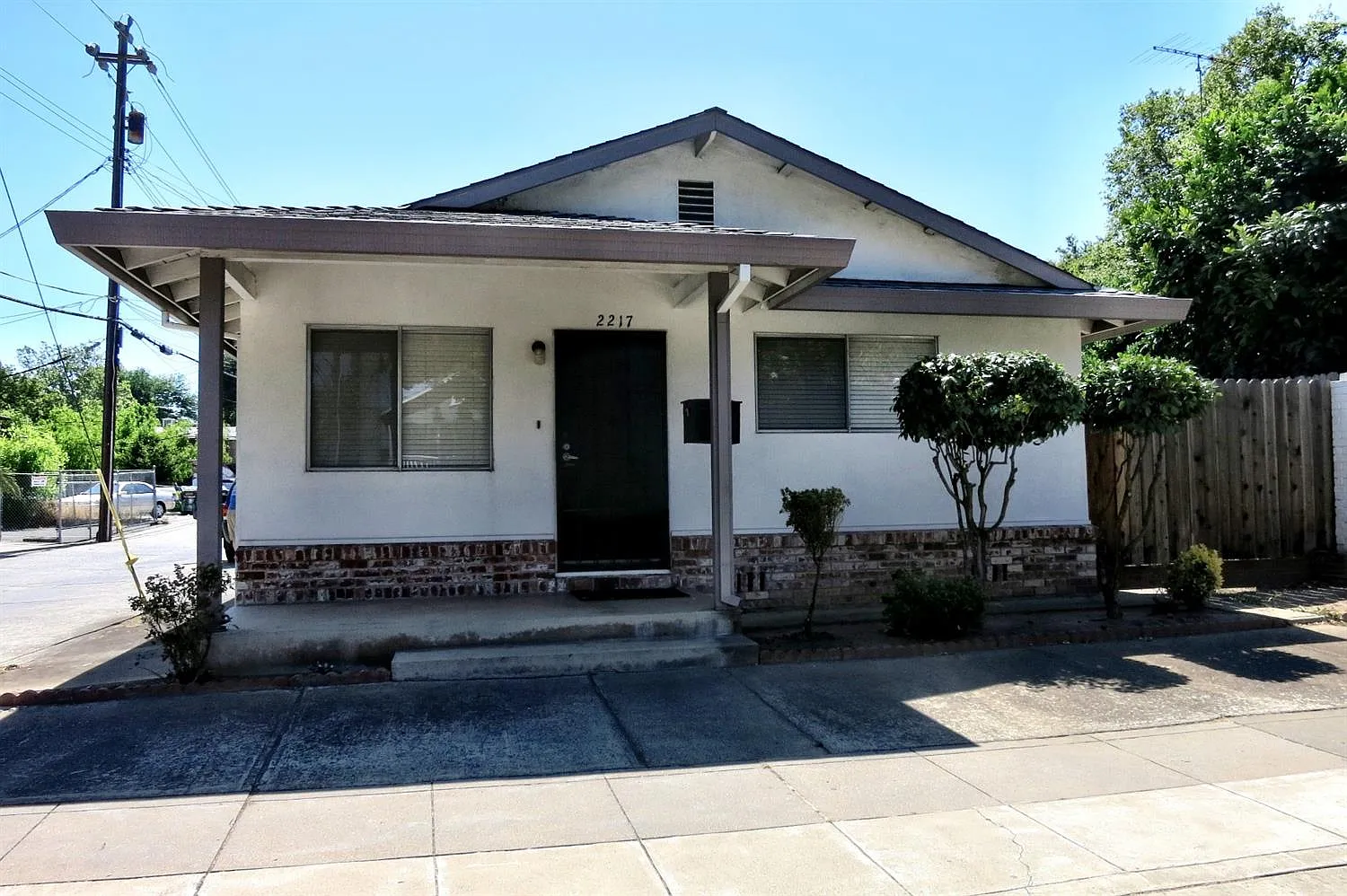 2217 15th St photo 1