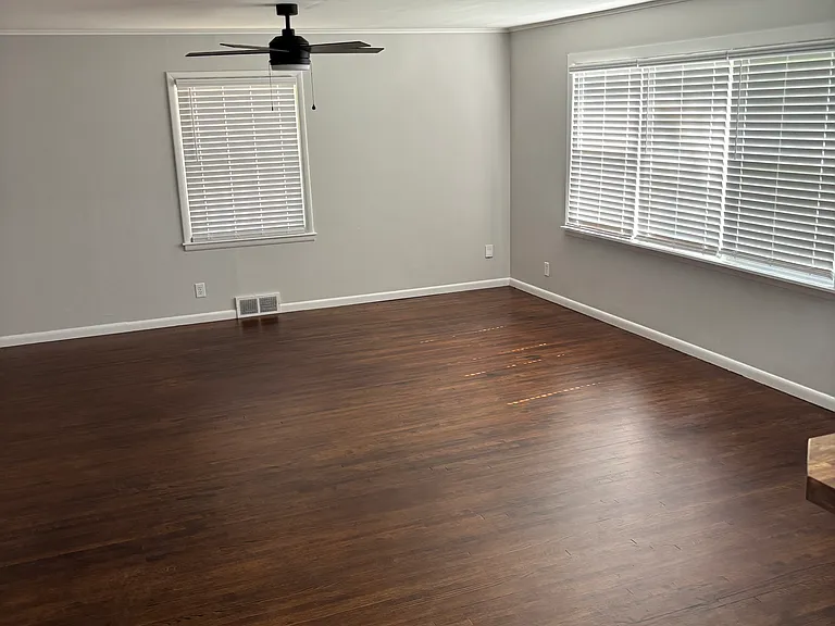 5202 S New Haven Ave — Photo 10