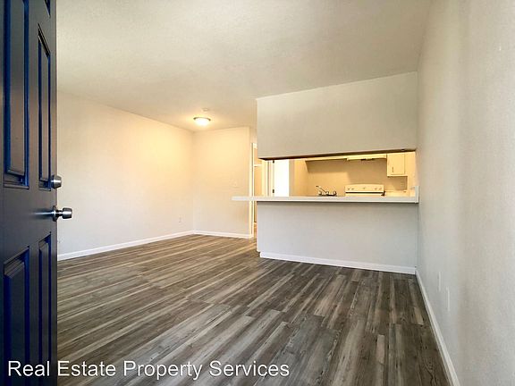 3rd image of 405 N Stanislaus St APT 5