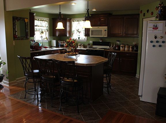 3rd image of 1518 N Channel Dr