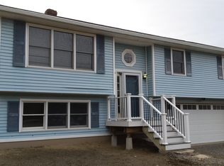 135 Ichabod Ln, Hampden, ME 04444