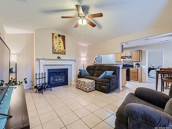 4th image of 6010 Parkwood Dr