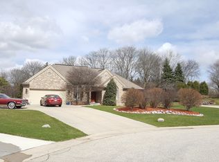 14435 Cameron Ct, Brookfield, WI 53005