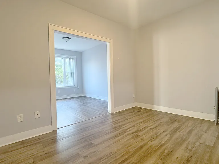 23-17 24th Ave #2 — Photo 3