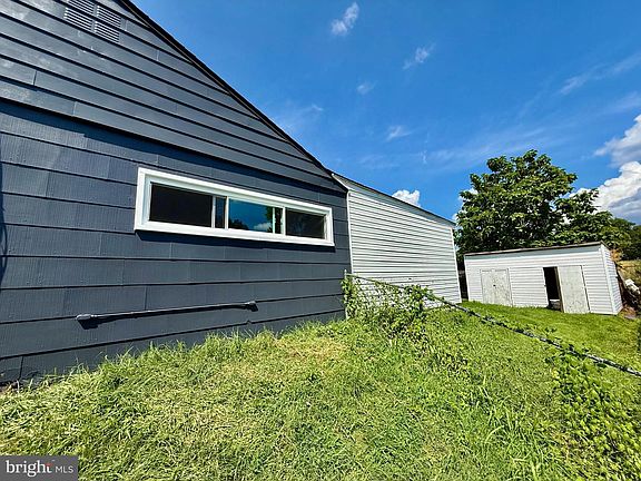 3rd image of 2429 Brunswick Rd