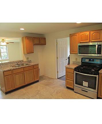 3rd image of 615 S 16th St