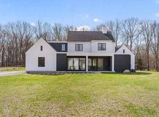 17 Fullin Ln, Wilton, CT 06897