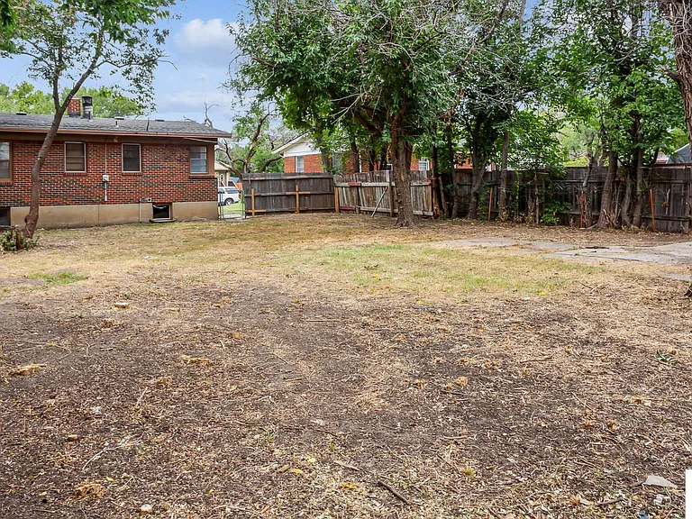 2214 S Glenn Ave — Photo 14
