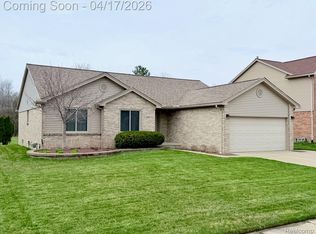 33267 Monticello Dr, Sterling Heights, MI