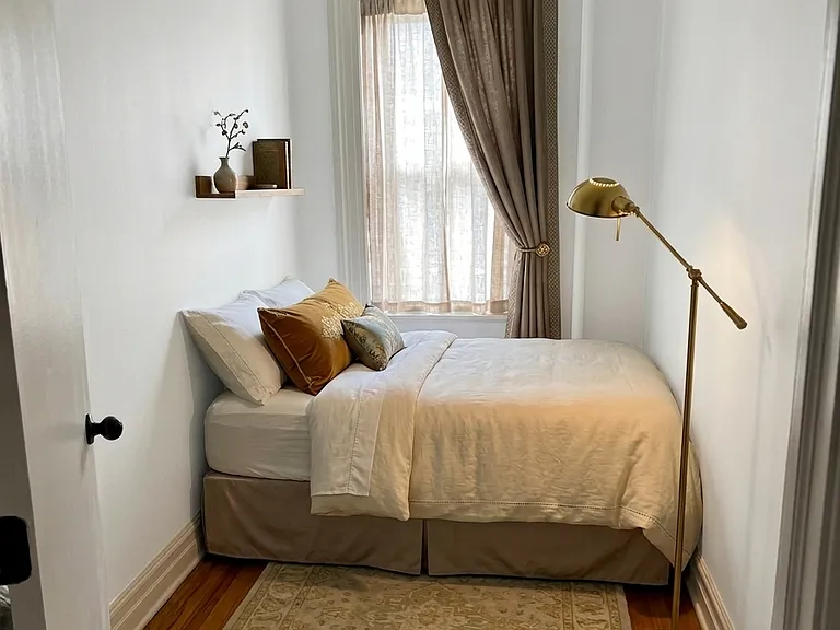 449 W 22nd St #3 — Photo 4