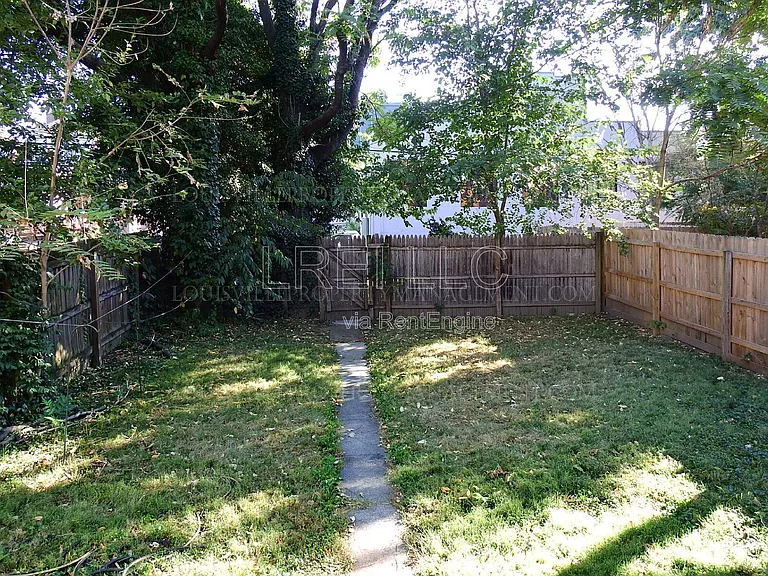 1035 Baxter Ave #3 — Photo 16