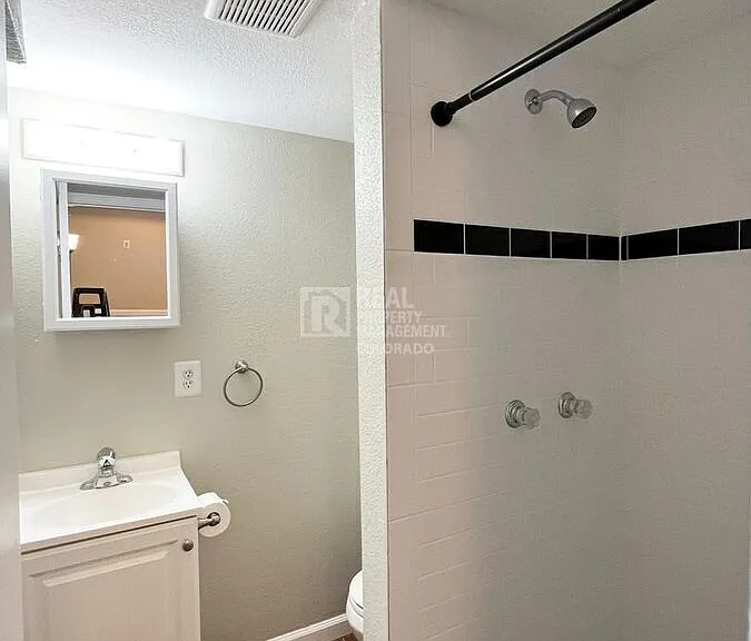 7051 E Arkansas Ave — Photo 6