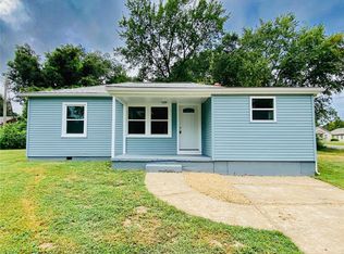 308 N Springfield St, Cuba, MO 65453