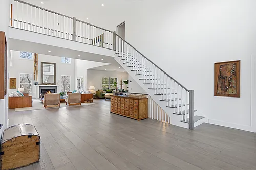 9 Kings Ln Photo 1