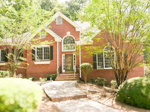3885 Waterford Dr, Suwanee, GA 30024