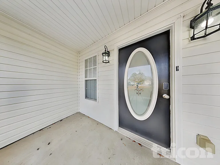 2051 Meadowglen Ln — Photo 24
