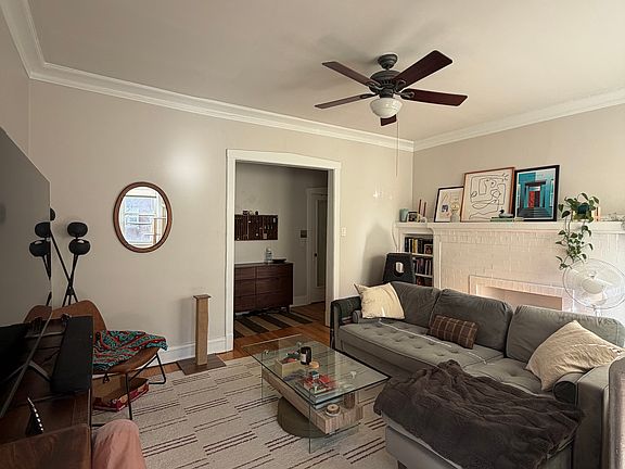5th image of 2944 W Schubert Ave #2