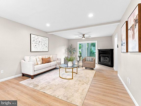 2nd image of 106 Lakeside Dr