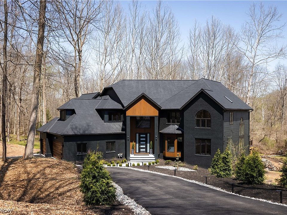 1st image of 6100 Loch Lomond Ct