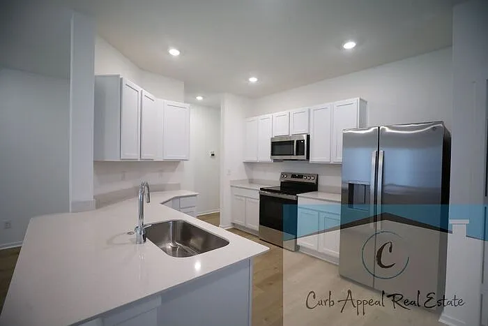 3 bed, 2.0 bath, 1400 sqft, $1,625 — Photo 4