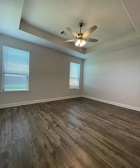 2504 Tilden Ln — Photo 10