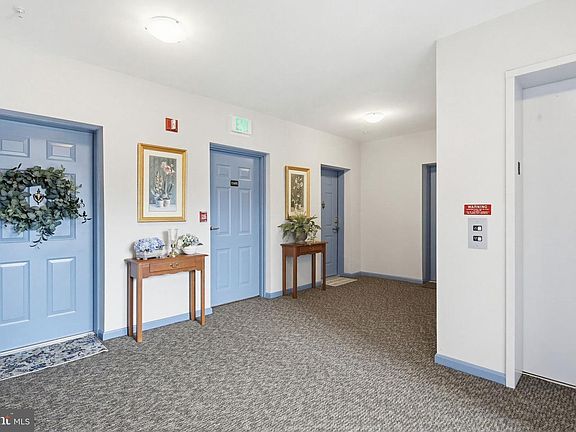 5th image of 403 Plumbridge Ct Unit 303