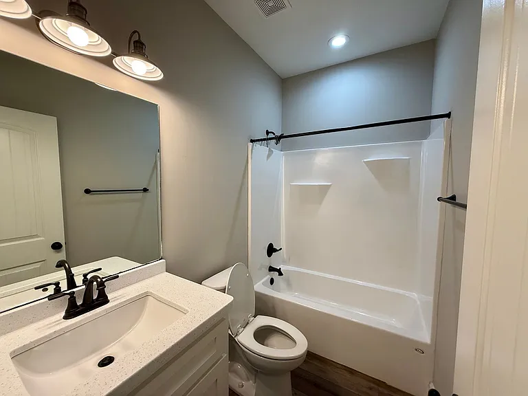 330 Orion St — Photo 7