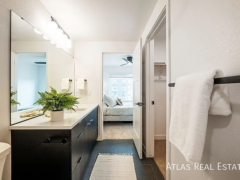 240 Osiander Street — Photo 15