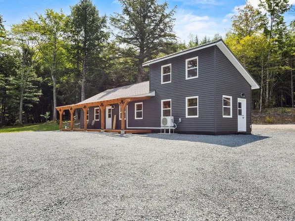 227 Somerset Rd, Lunenburg, NS B4V 0M1