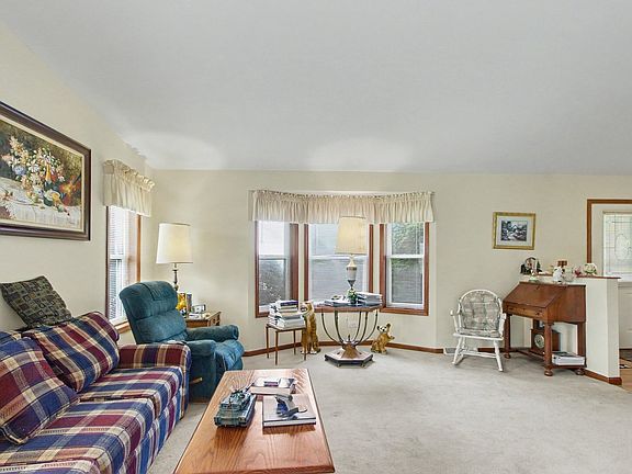 2nd image of 2529 Lippizan Ln