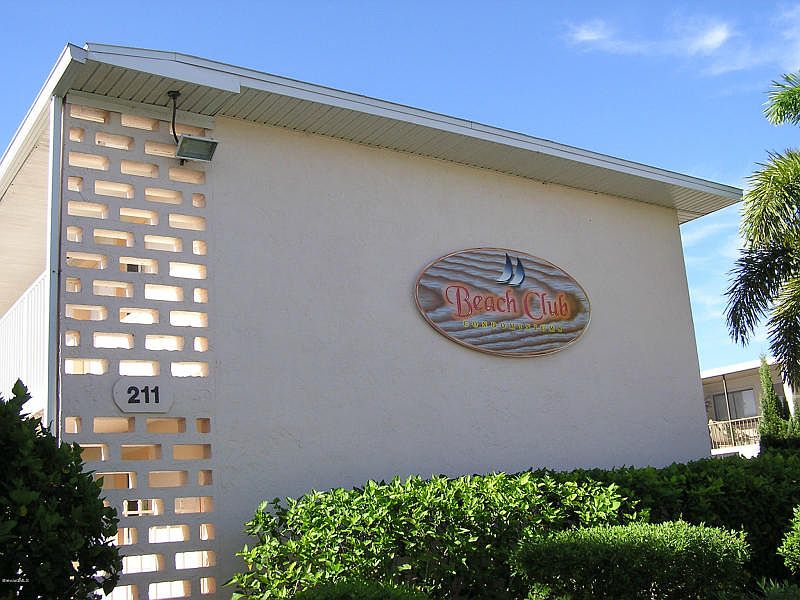 1st image of 211 Circle Dr APT 2A